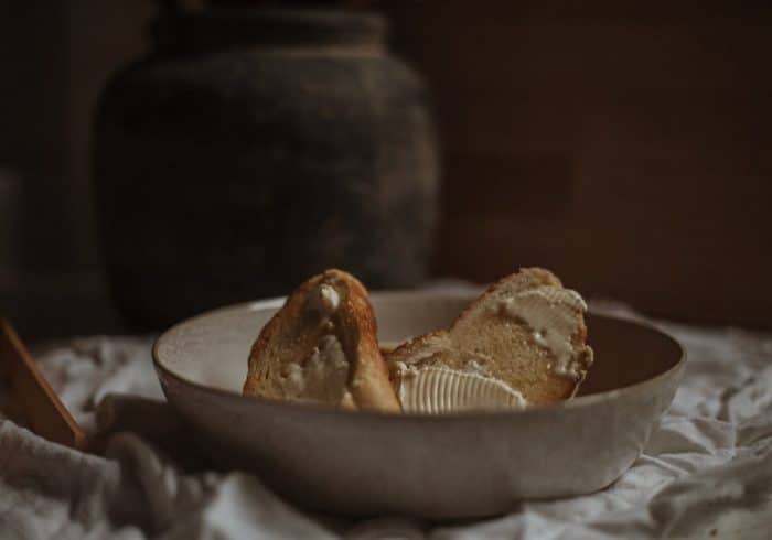 découvrez notre sélection de comfort food réconfortante, alliant saveurs généreuses et souvenirs d'enfance. plats chauds, crémeux et savoureux qui réchauffent le cœur, idéaux pour partager des moments conviviaux. laissez-vous séduire par ces délices qui apportent bien-être et douceur au quotidien.