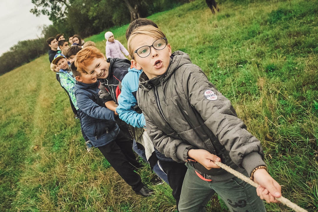 découvrez comment renforcer les liens familiaux grâce à des activités enrichissantes et des moments de partage. apprenez des astuces et conseils pour créer des souvenirs durables et favoriser une atmosphère d'amour et de soutien au sein de votre famille.