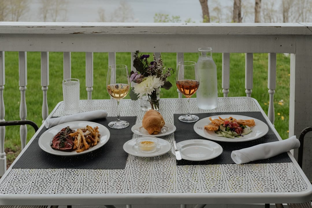 découvrez une expérience culinaire inoubliable où chaque plat raconte une histoire, alliant saveurs uniques et techniques raffinées. plongez dans un voyage gastronomique qui éveillera vos sens et ravira vos papilles.