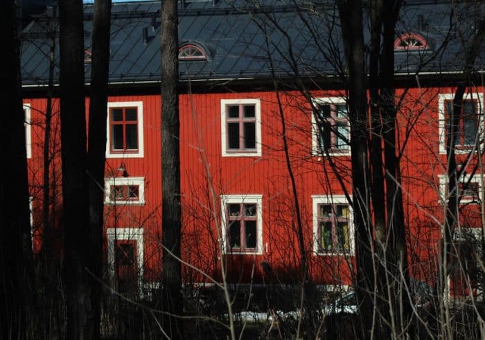 découvrez le charme intemporel des maisons en bois. alliant esthétisme et écologie, ces habitations offrent un cadre de vie chaleureux et naturel, parfait pour se rapprocher de la nature tout en profitant du confort moderne.